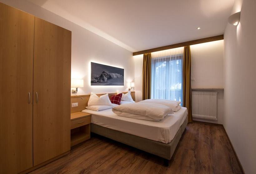 דירה בת חדר שינה 1 עם מרפסת, B&b La Tambra   Central With Restaurant