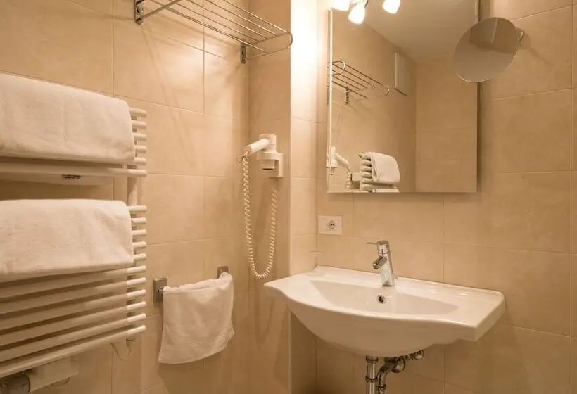 2ベッドルームアパートメント, B&b La Tambra Central With Restaurant