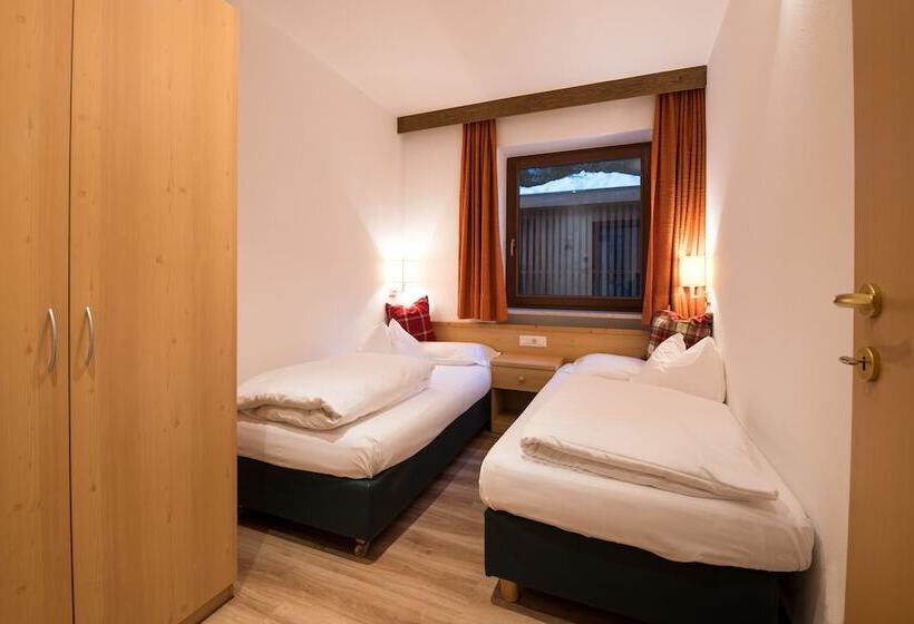 شقة غرفتين, B&b La Tambra   Central With Restaurant