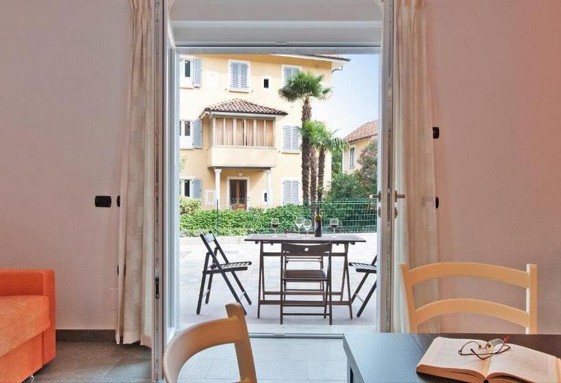 דירת חדר, Helianthus Residence