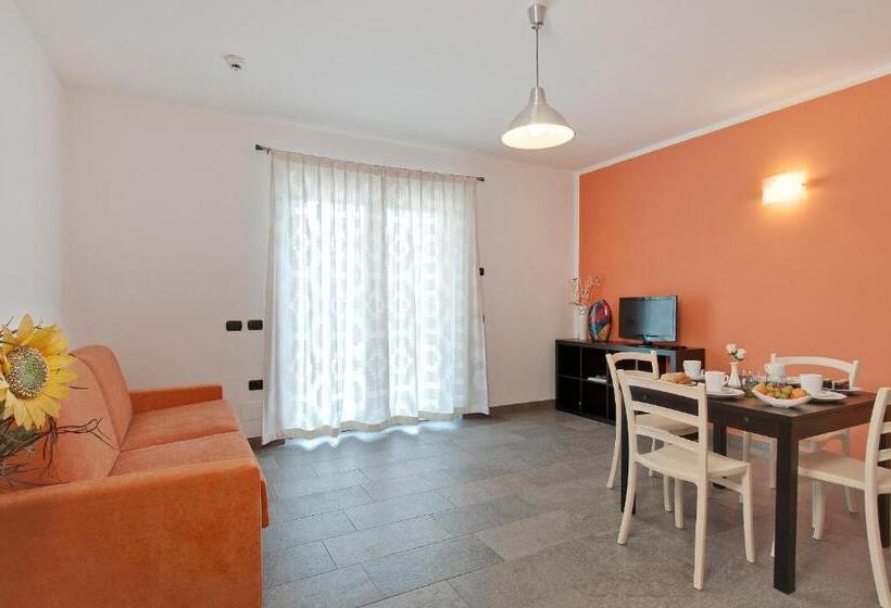 דירת חדר, Helianthus Residence