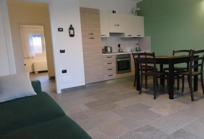 バルコニー付き１ベッドルームアパートメント, Helianthus Residence