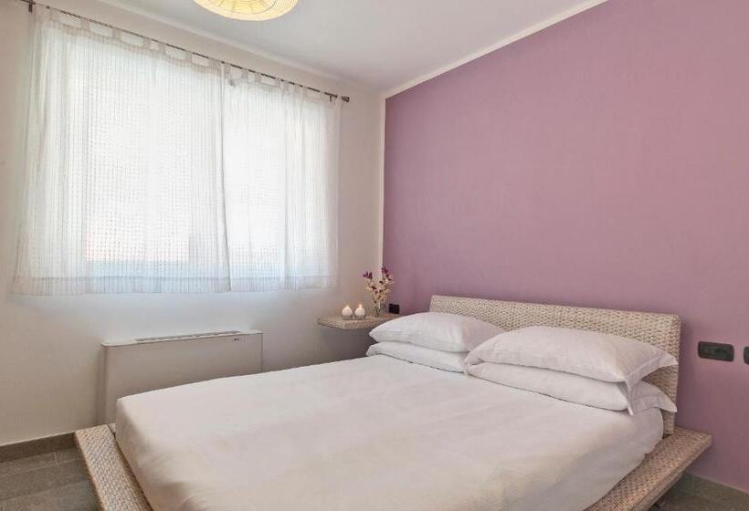 דירה בת חדר שינה 1 עם מרפסת, Helianthus Residence