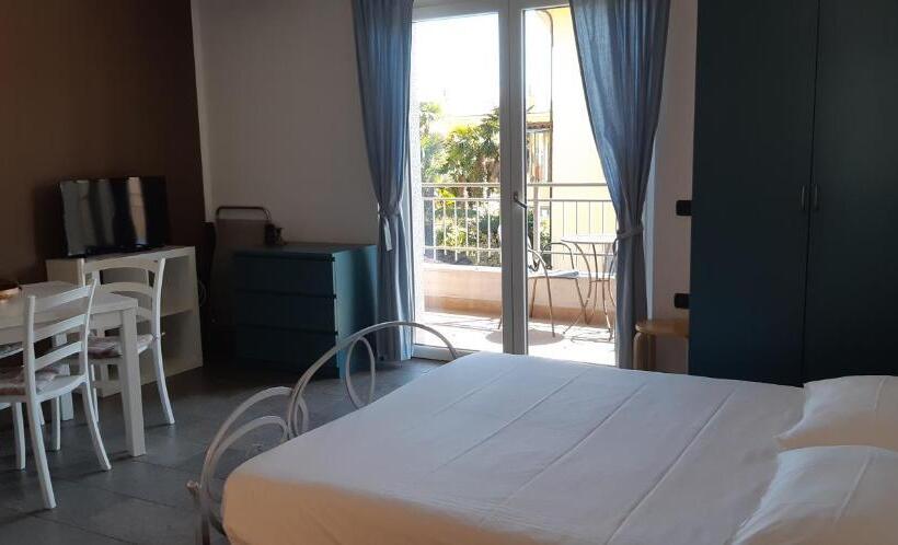 סטודיו סטנדרט עם מרפסת, Helianthus Residence