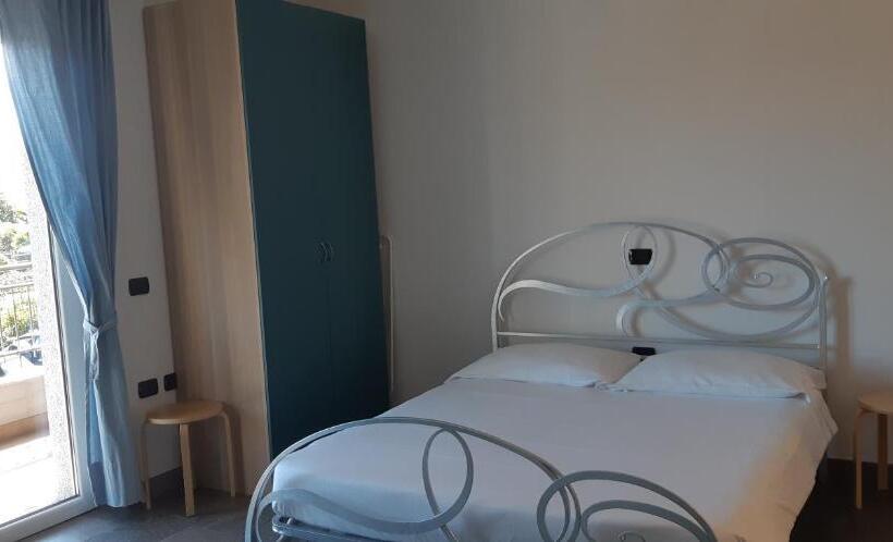 סטודיו סטנדרט עם מרפסת, Helianthus Residence