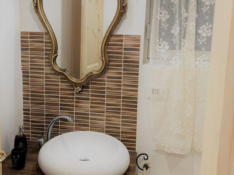 اتاق خانوادگی, Affittacamere La Città Vecchia