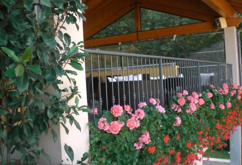 1 Bedroom Apartment Lake View, Cascina Nel Bosco