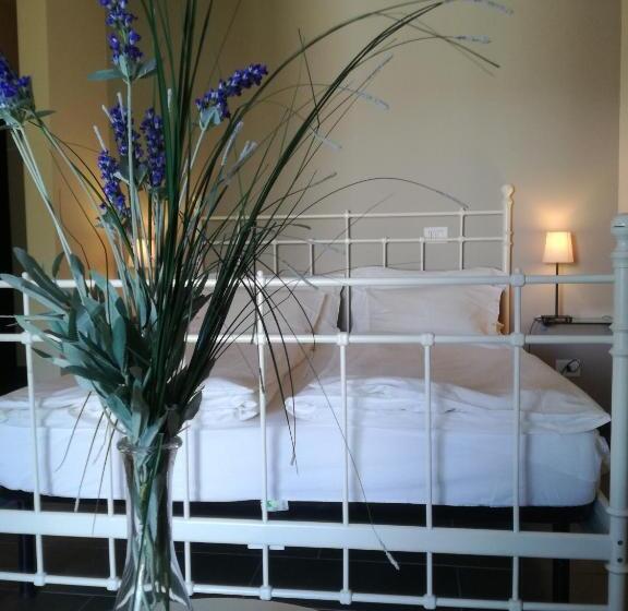 스탠다드 룸 호수 전망, Cascina Nel Bosco