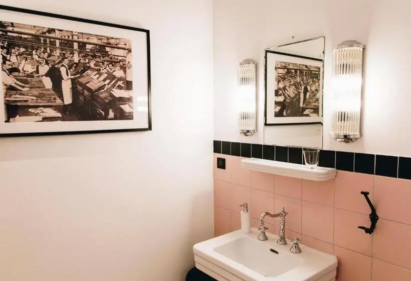 デラックスルーム, La Maison D Ambronay