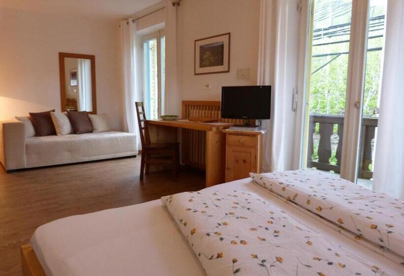 Номер Стандарт с Балконом, Pension Chalet Andy