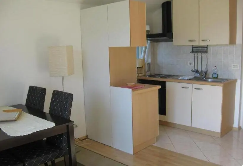 آپارتمان 1 خوابه, Pension Chalet Andy