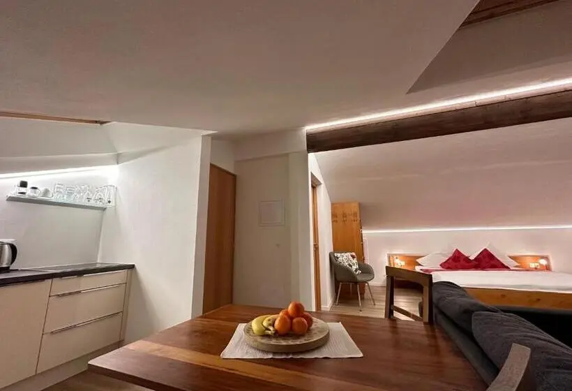 اتاق اکونومی, Pension Chalet Andy