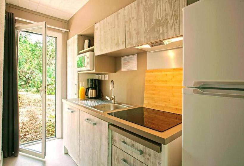 ‫فيلا غرفة نوم واحدة, Bagheera Village Naturiste