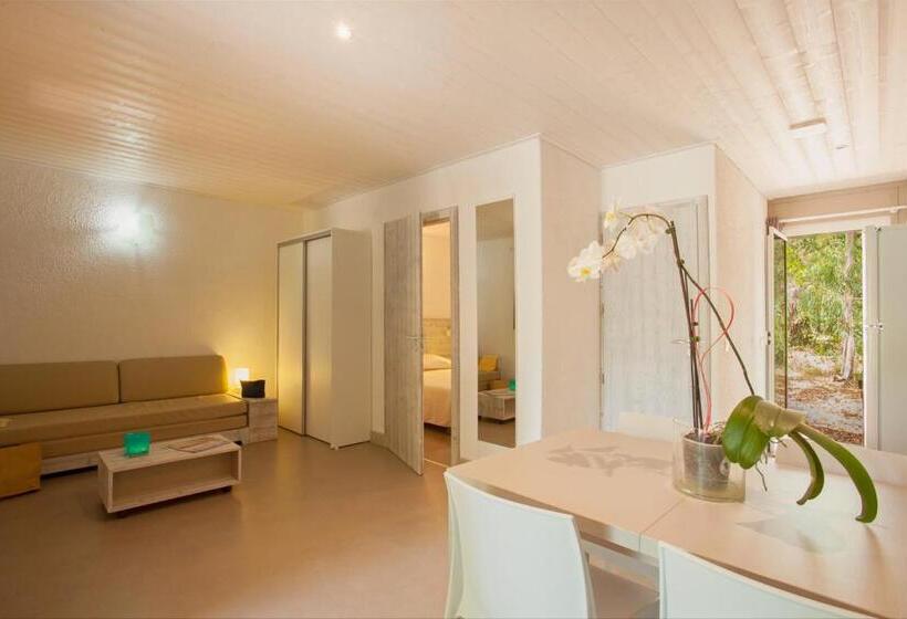 ‫فيلا غرفة نوم واحدة, Bagheera Village Naturiste