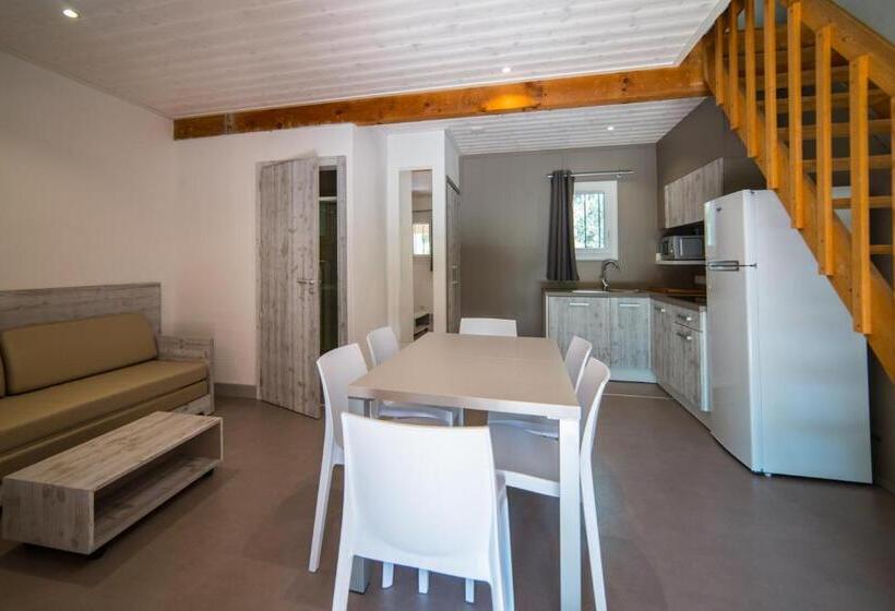 ‫فيلا غرفة نوم واحدة, Bagheera Village Naturiste