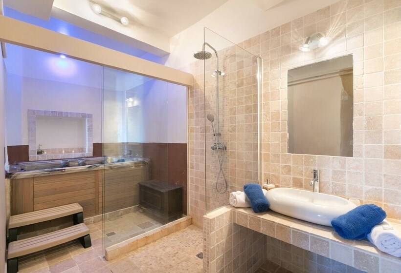 Quarto standart com hidromassagem, Château Nestuby