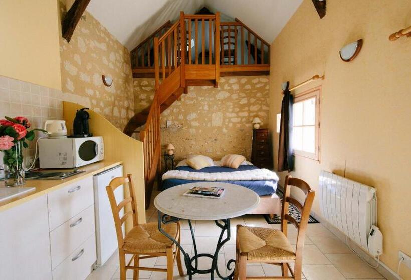 غرفة قياسية رباعية, Logis De Poëllier