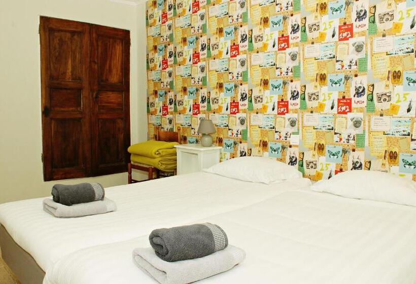 带1个卧室的带阳台的公寓, Auberge Le Romarin