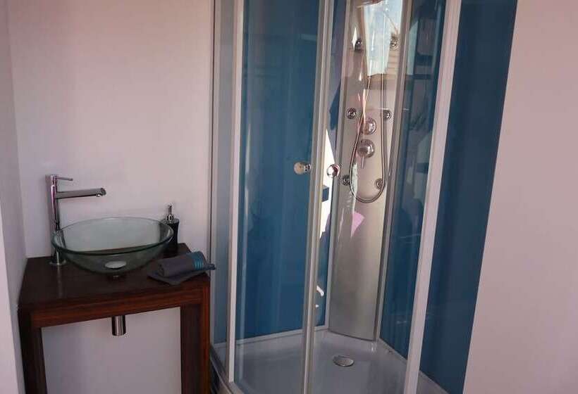 غرفة سوبيريور, Du Côté De Chez Jos