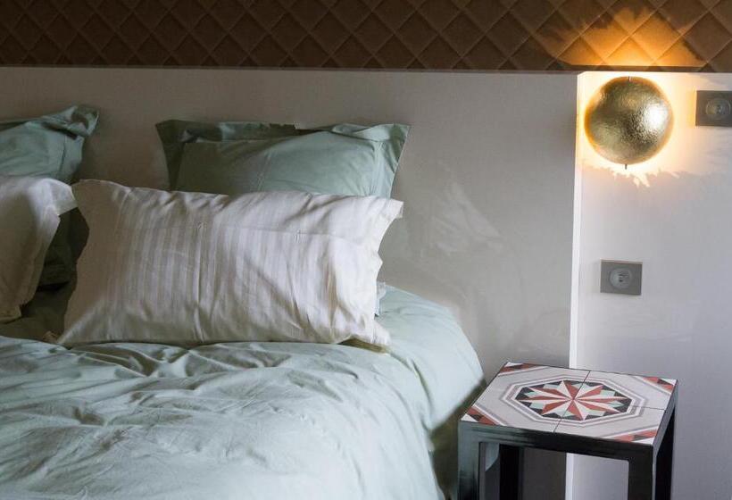 חדר משפחתי, Le Val Des Sens