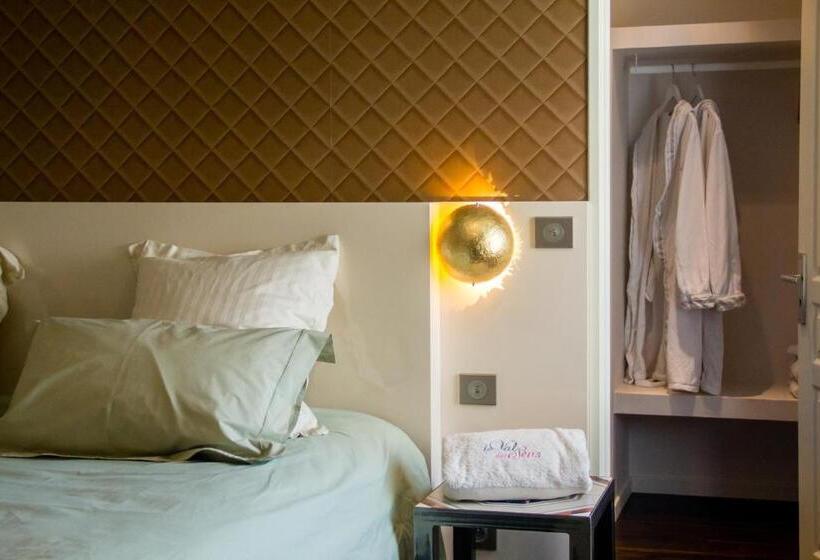 חדר משפחתי, Le Val Des Sens