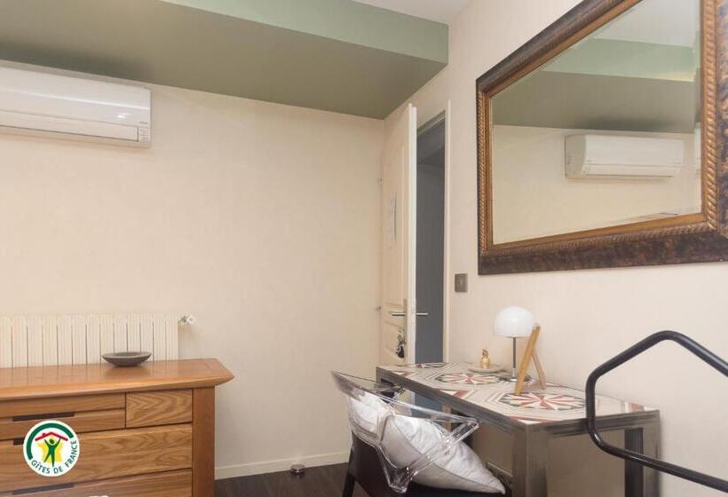 חדר משפחתי, Le Val Des Sens