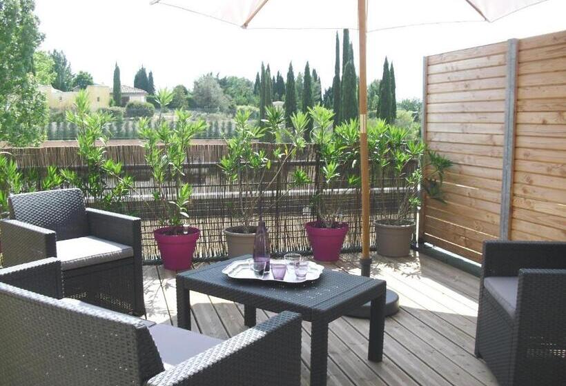 スタンダードスタジオ, Studio à Deux Pas D'aix