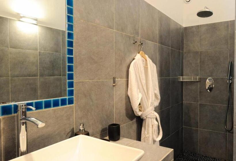 舒适套房, Poisson Rouge