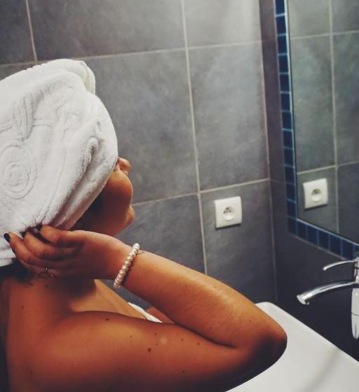 古典房间, Poisson Rouge