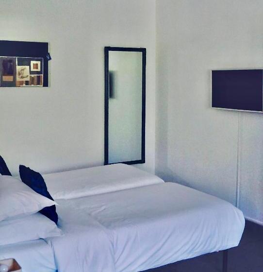 古典房间, Poisson Rouge