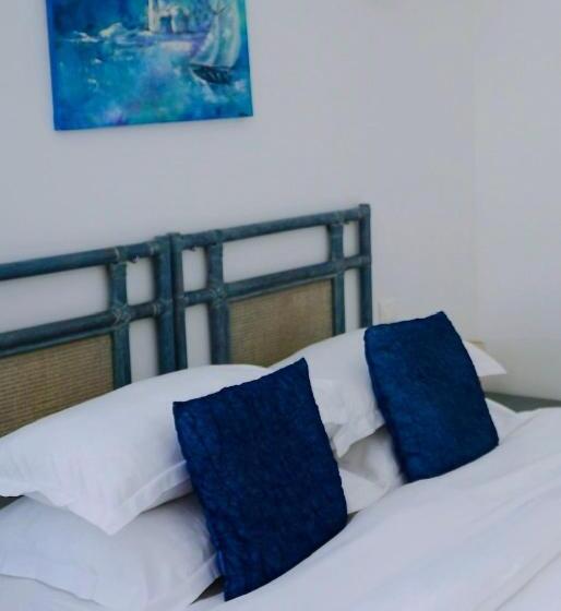 舒适型房间, Poisson Rouge