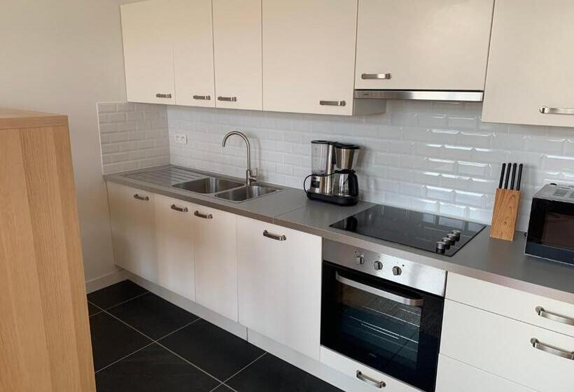 إستوديو قياسى مطل على البحر, Le Château De Sable