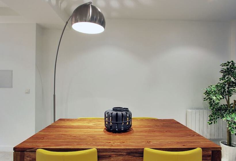 1 Bedroom Apartment, Short Stay Group Museum View Serviced Apartments