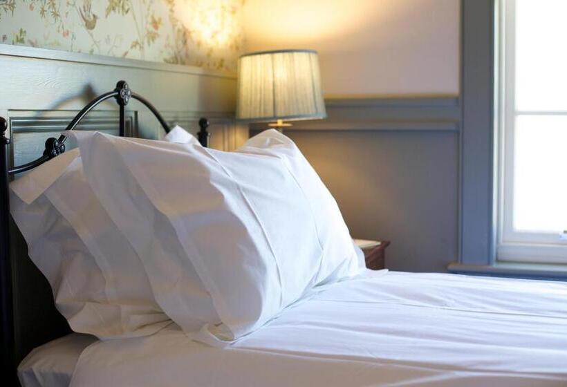 غرفة سوبيريور, The Duchess Of Cornwall