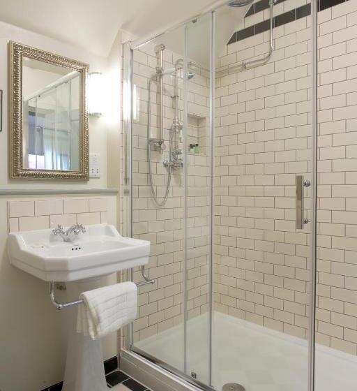 غرفة ديلوكس, The Duchess Of Cornwall