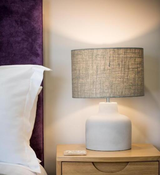 家庭间, Darlington Arms