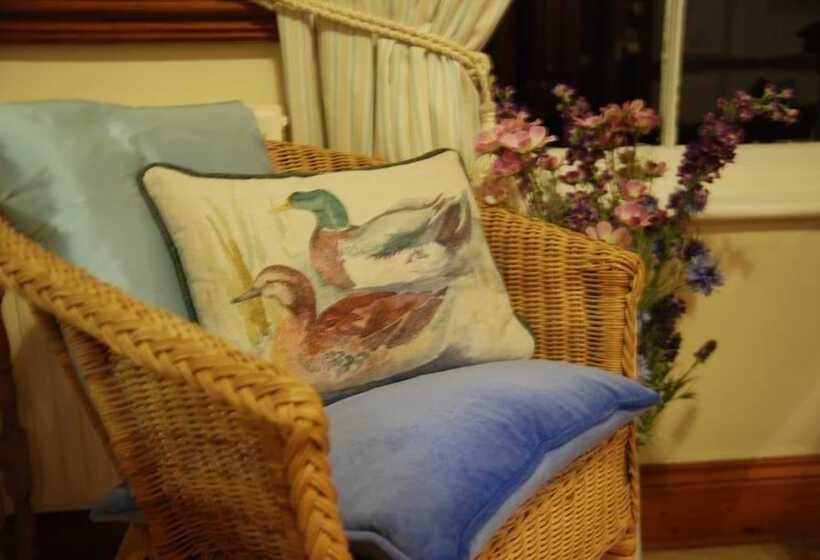 ダブルベッドスタンダードルーム, The Bull Inn West Tanfield