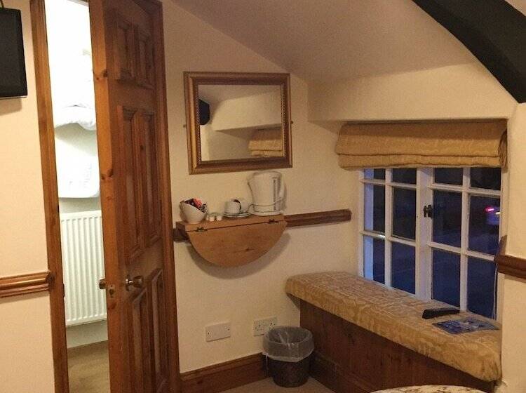 ダブルベッドスタンダードルーム, The Bull Inn West Tanfield