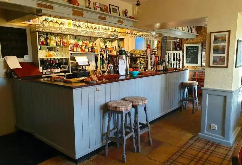キングサイズベッドのスタンダードルーム, The Clarendon Country Pub With Rooms