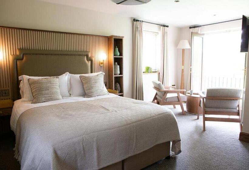 جناح سرير كينج, The Tempest Arms