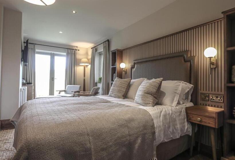 إستوديو قياسى, The Tempest Arms