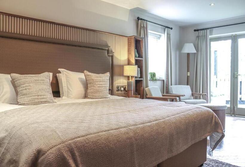 جناح مزود بتراس, The Tempest Arms