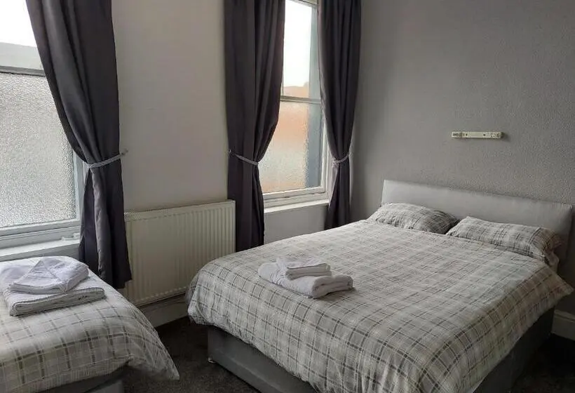 ベーシックトリプルルーム, The Lodge Guest Accommodation