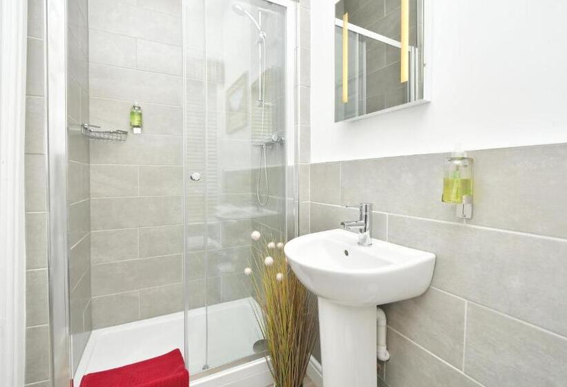 豪华房间, The Victoria