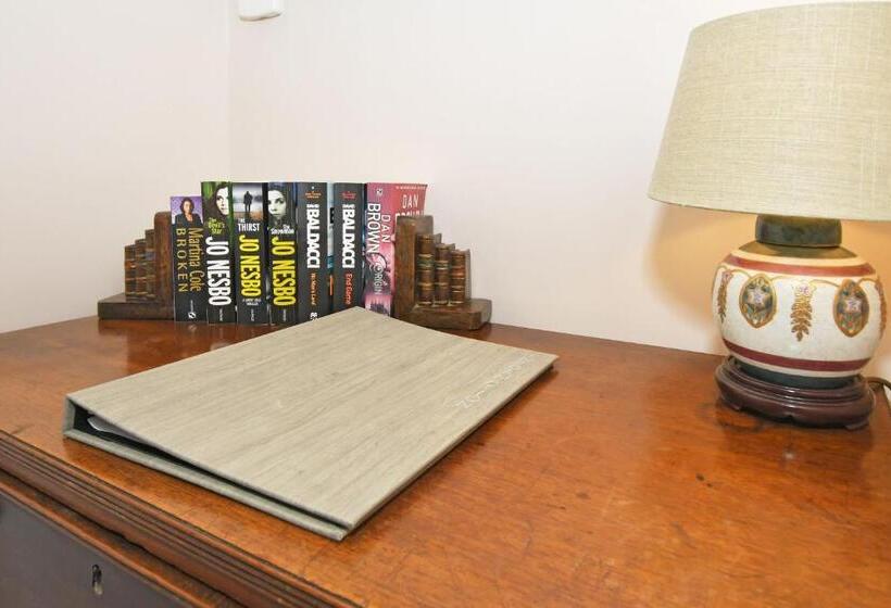 豪华单人间, The Victoria