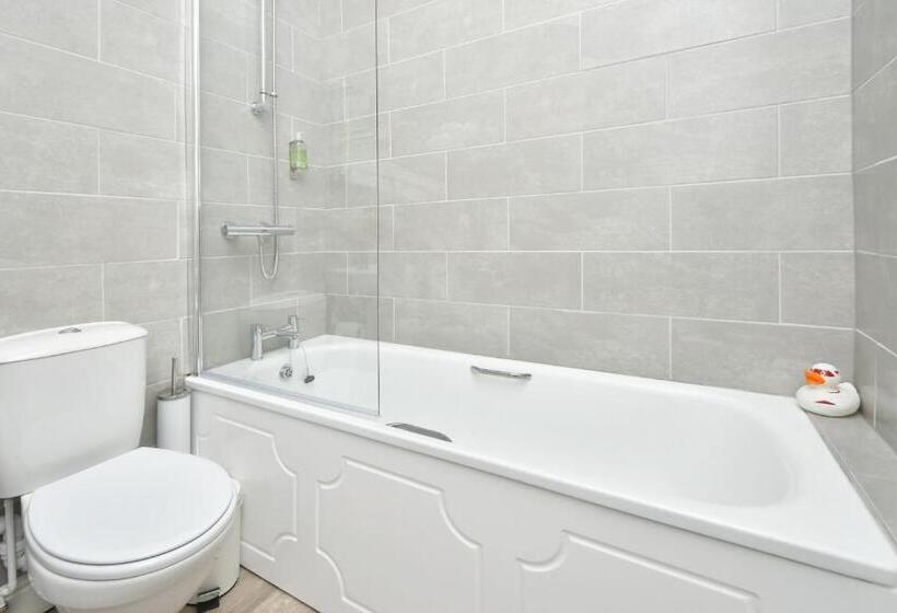 豪华单人间, The Victoria