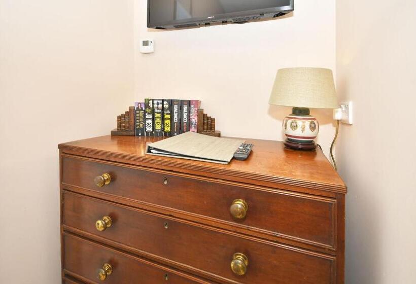 豪华单人间, The Victoria