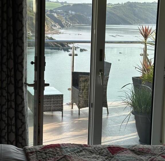 Номер Deluxe Вид на Море с Балконом, The Watermark