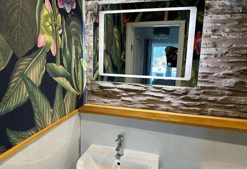 Номер Deluxe Вид на Море с Балконом, The Watermark