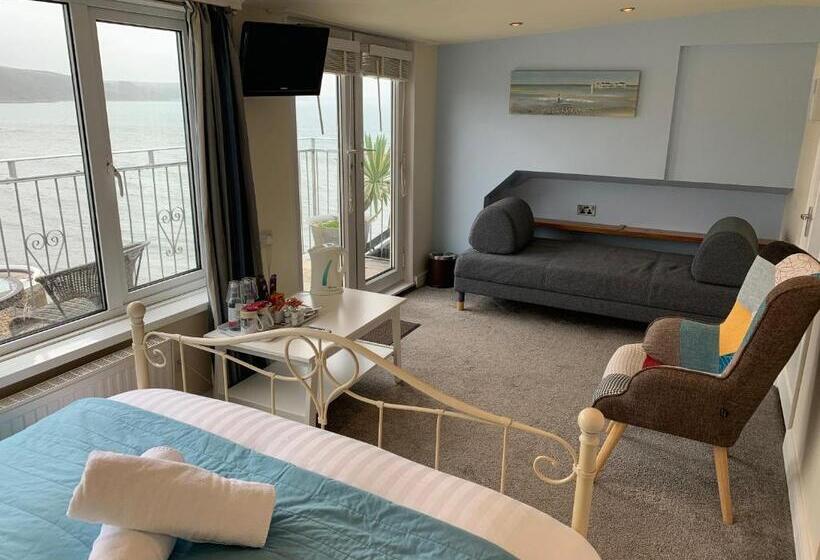 Трехместный Номер Стандарт с Балконом, The Watermark